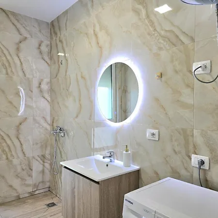 شقة In San Pietro Residences 305 Plazhi San Pietro